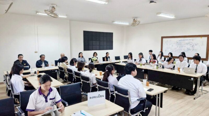 The administrators organized a meeting with the student club from the Faculty of Humanities and Social Sciences.